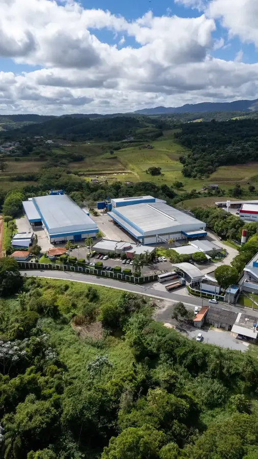Há mais de 30 anos transformando metais com excelência, inovação e responsabilidade ambiental.